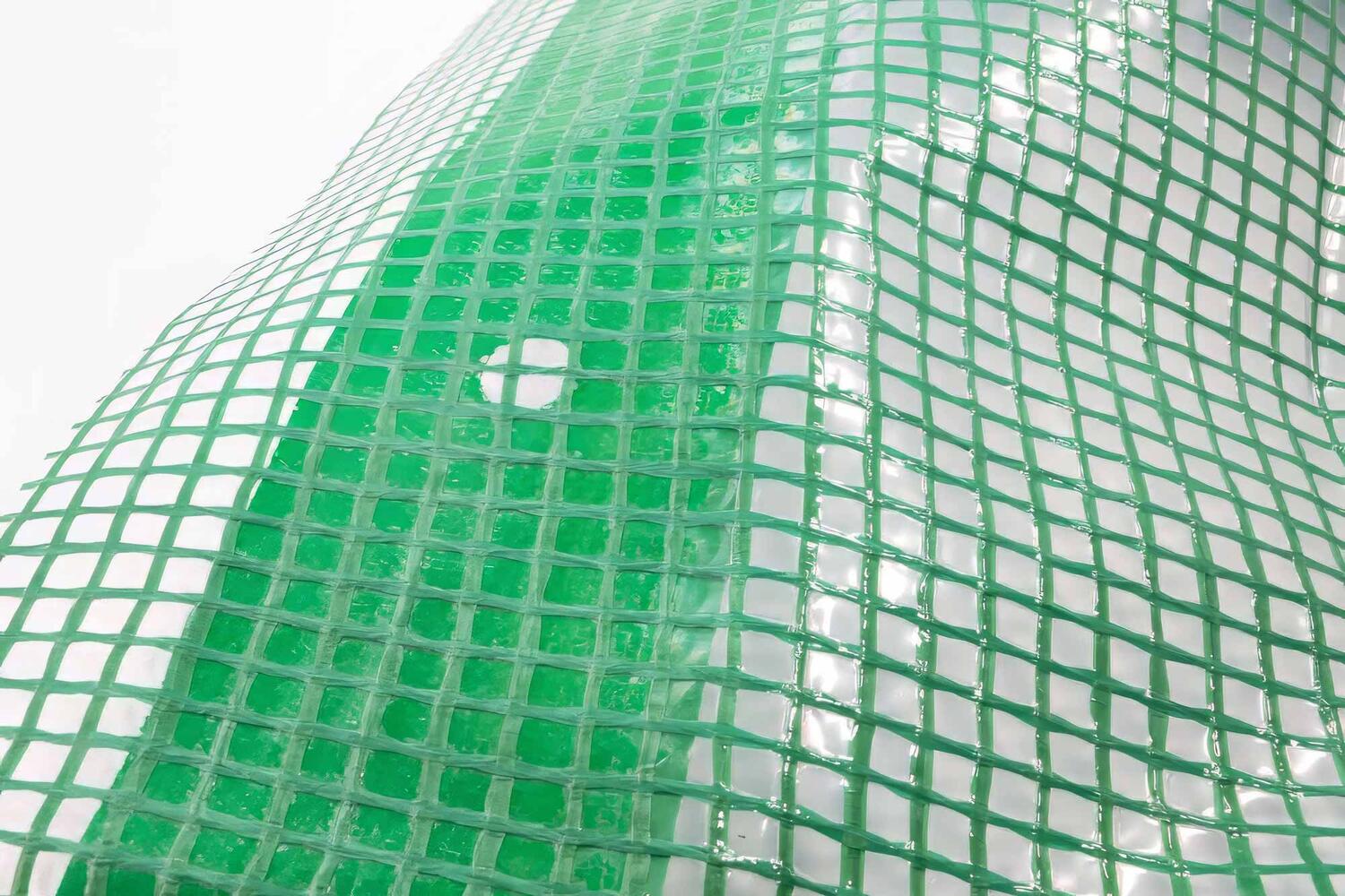 Gitterplane 4,00 x 8,00 m transparent mit grnem Gitter 250 g/m mit Nagelrand verstrkt gefaltet UV-stabil